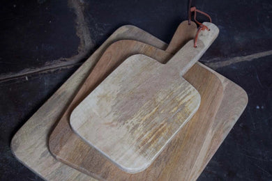 Niju Mango Wood Chopping Board | Nkuku